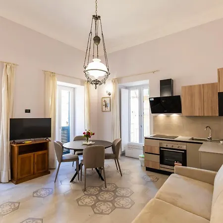 Antico Sedile تروبيا